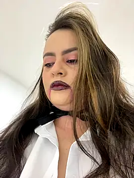 Im Amelia online show from 10/30/25, 10:28