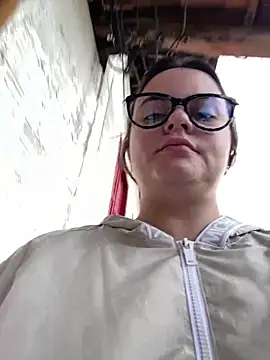 Im Amelia online show from 04/21/26, 12:01