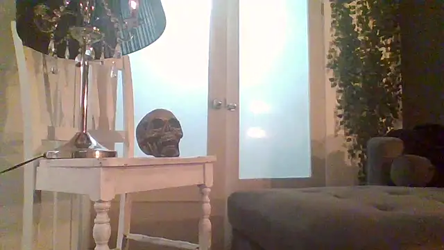 Audrey hotty online show from 10/30/25, 10:50