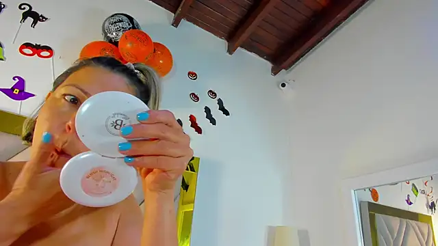 ariana-martins online show from 10/29/25, 03:16