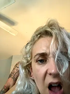 degiggxxx online show from 10/04/25, 08:21