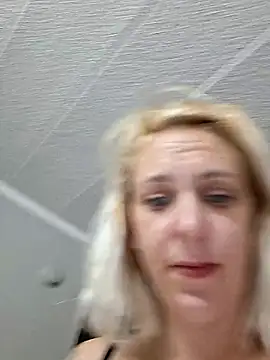 degiggxxx online show from 11/14/25, 03:10