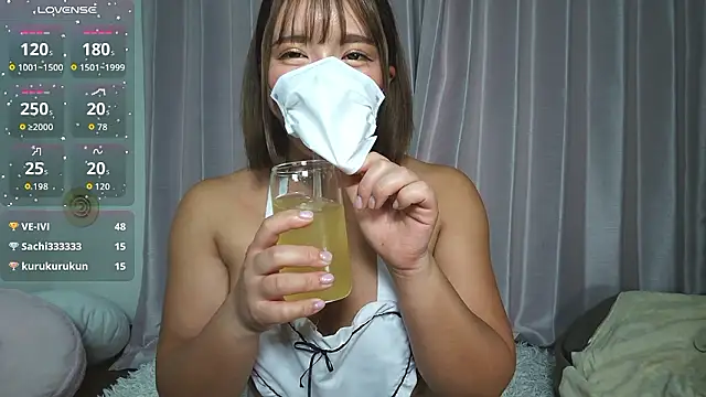 sara  xx  love online show from 11/29/25, 01:33