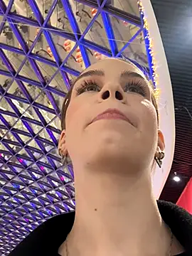 Street young online show from 11/14/25, 02:54