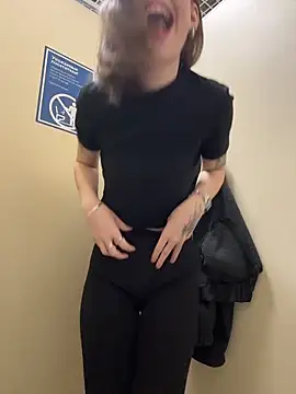 Street young online show from 04/08/26, 01:12