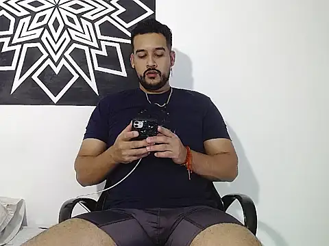  CHRIS-DENNIS  online show from 04/23/26, 01:34
