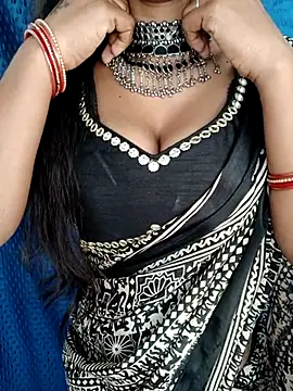 Snapshot of Savita_hotmom chatting on 02/15/26, 06:47 Savita hotmom online show from 02/15/26, 06:47