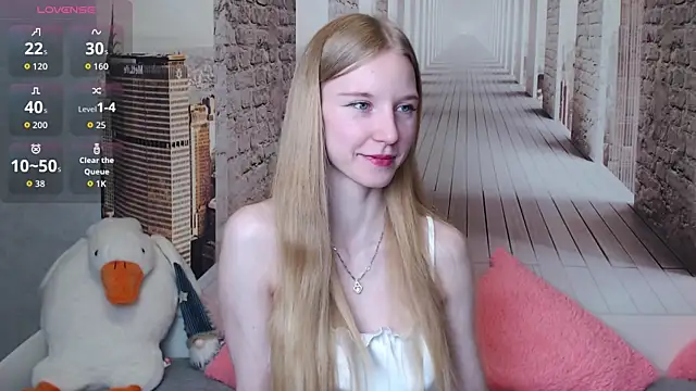 Snapshot of Cutieblondegirl chatting on 04/02/26, 06:14 Cutieblondegirl online show from 04/02/26, 06:14