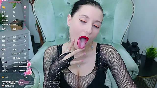 Snapshot of SarahStanley chatting on 02/24/25, 03:42 SarahStanley online show from 02/24/25, 03:42
