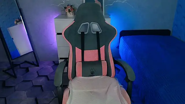 Miss-Tattoo online show from 04/11/26, 04:54