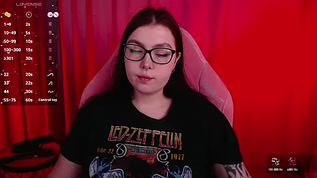 Snapshot of Arizonaa_Muse chatting on 03/14/25, 03:37 Arizonaa Muse online show from 03/14/25, 03:37