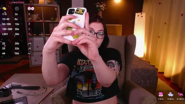 Snapshot of Arizonaa_Muse chatting on 02/21/25, 12:27 Arizonaa Muse online show from 02/21/25, 12:27