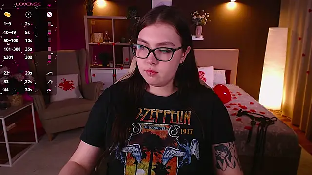 Snapshot of Arizonaa_Muse chatting on 02/12/25, 06:30 Arizonaa Muse online show from 02/12/25, 06:30