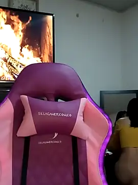 Lanna hott  online show from 09/28/25, 10:55