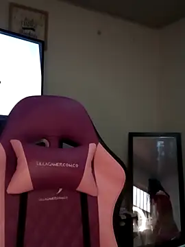 Lanna hott  online show from 10/15/25, 07:33