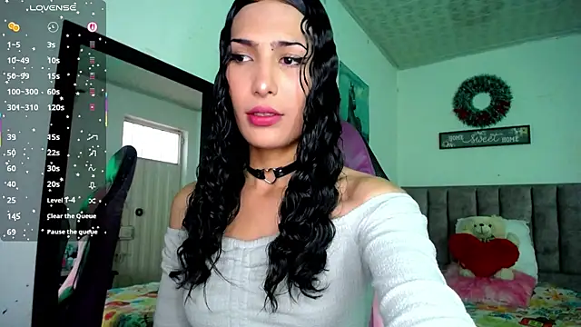Lanna hott  online show from 06/23/26, 07:45