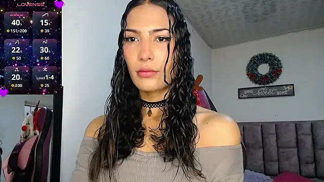 Lanna hott  online show from 12/14/25, 11:27