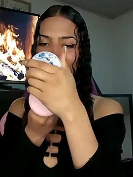 Lanna hott  online show from 10/17/25, 11:34