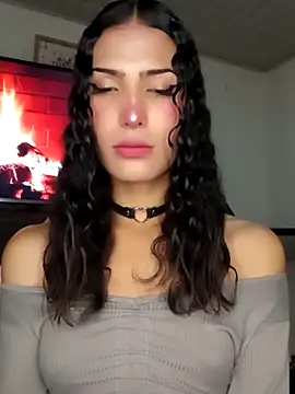 Lanna hott  online show from 11/17/25, 01:53