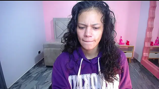Snapshot of Tyna_ch chatting on 07/07/26, 12:52 Tyna ch online show from 07/07/26, 12:52