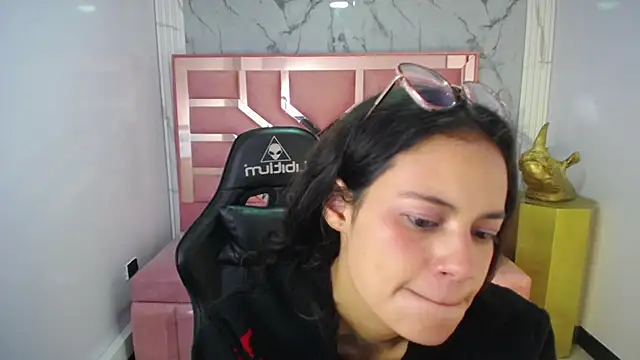 Snapshot of Tyna_ch chatting on 02/20/25, 04:25 Tyna ch online show from 02/20/25, 04:25