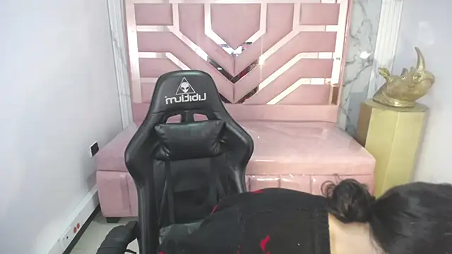 Snapshot of Tyna_ch chatting on 03/11/25, 04:18 Tyna ch online show from 03/11/25, 04:18