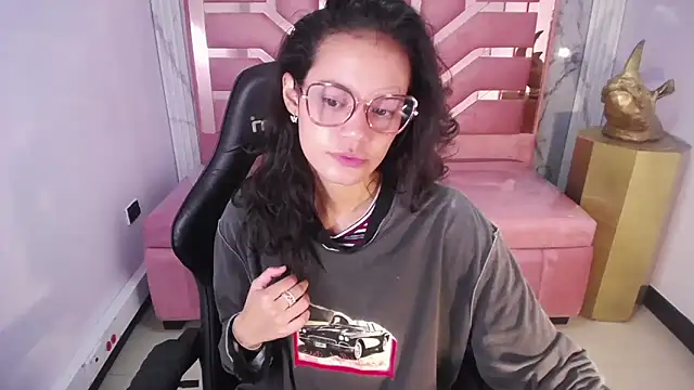 Snapshot of Tyna_ch chatting on 01/30/25, 04:24 Tyna ch online show from 01/30/25, 04:24