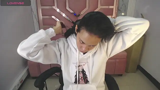 Snapshot of Tyna_ch chatting on 03/06/25, 04:28 Tyna ch online show from 03/06/25, 04:28