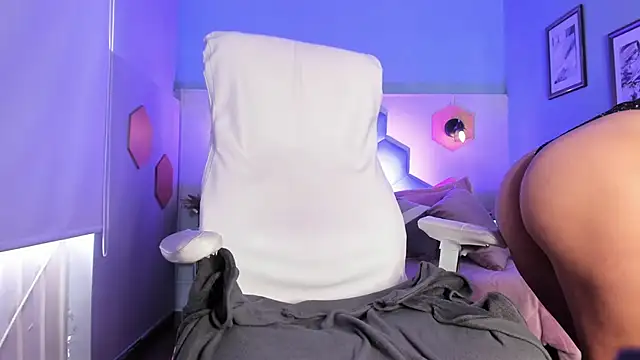 Valkiria ponce online show from 03/18/25, 04:39