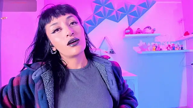 Valkiria ponce online show from 12/17/25, 05:34