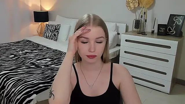 shy  lady online show from 03/18/25, 03:34