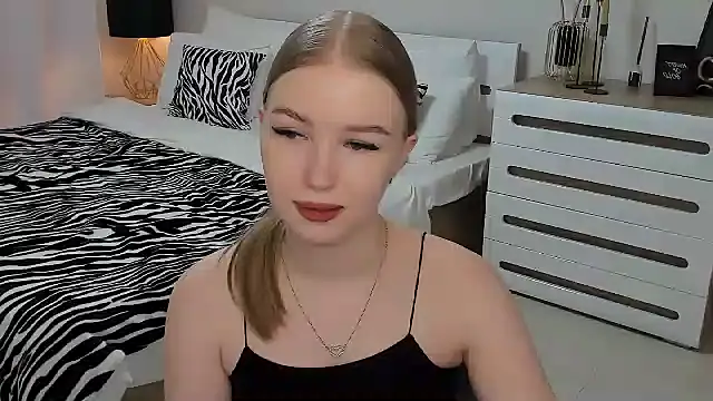 shy  lady online show from 03/19/25, 09:58