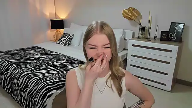 shy  lady online show from 03/04/25, 09:22