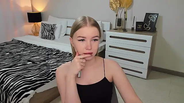 shy  lady online show from 03/11/25, 09:37