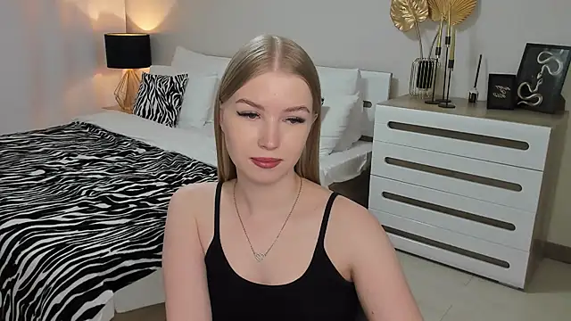 shy  lady online show from 03/18/25, 12:30