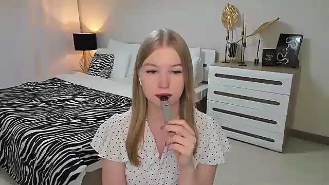 shy  lady online show from 03/09/25, 10:08