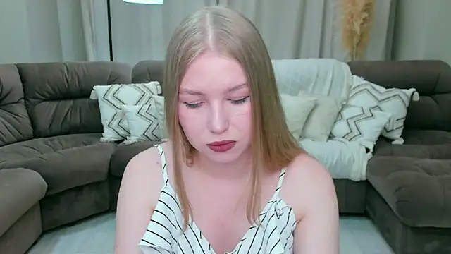 shy  lady online show from 04/21/26, 06:36