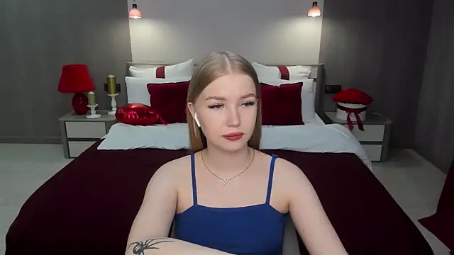 shy  lady online show from 03/18/25, 09:21