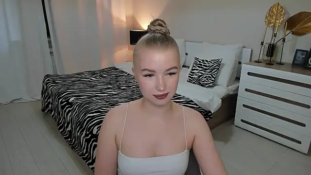 shy  lady online show from 06/01/26, 11:32