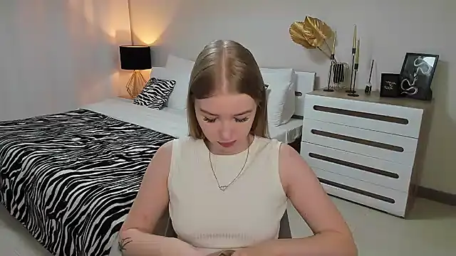 shy  lady online show from 03/04/25, 06:18