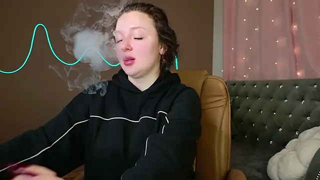 GloriNichols online show from 10/21/25, 05:18