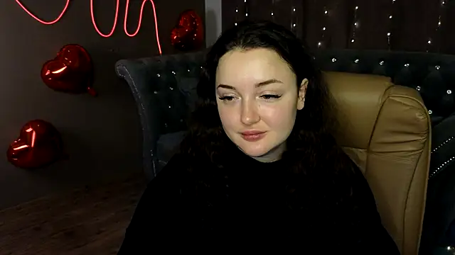 Snapshot of GloriNichols chatting on 02/19/25, 06:55 GloriNichols online show from 02/19/25, 06:55