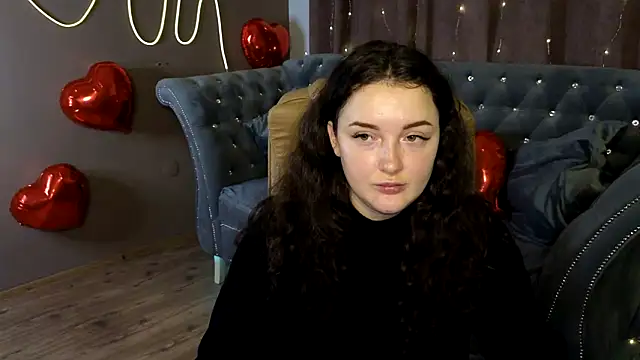 Snapshot of GloriNichols chatting on 02/03/25, 12:57 GloriNichols online show from 02/03/25, 12:57