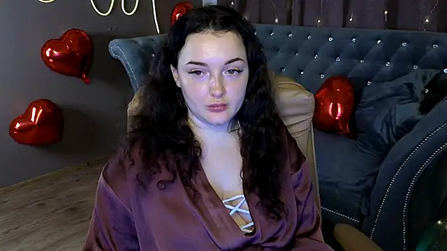 Snapshot of GloriNichols chatting on 02/02/25, 11:40 GloriNichols online show from 02/02/25, 11:40