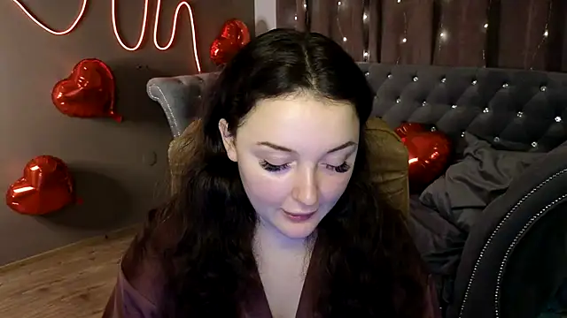 Snapshot of GloriNichols chatting on 02/21/25, 10:07 GloriNichols online show from 02/21/25, 10:07