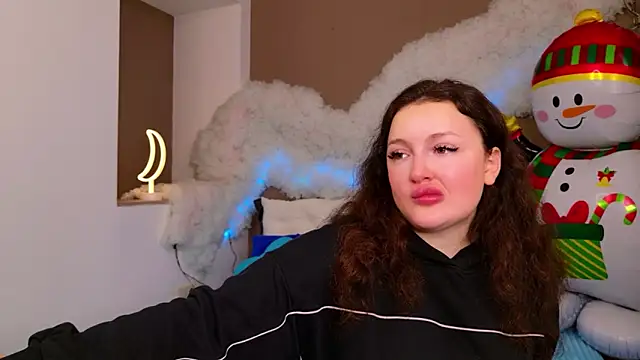 GloriNichols online show from 12/03/25, 06:14