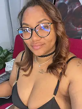 Snapshot of Lilithcaballero chatting on 03/04/25, 09:18 Lilithcaballero online show from 03/04/25, 09:18