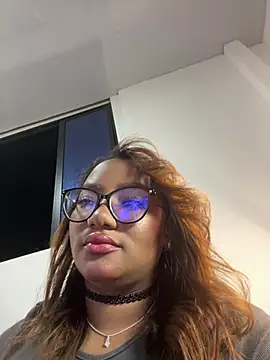 Snapshot of Lilithcaballero chatting on 03/10/25, 02:17 Lilithcaballero online show from 03/10/25, 02:17
