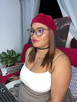 Snapshot of Lilithcaballero chatting on 02/26/25, 04:08 Lilithcaballero online show from 02/26/25, 04:08