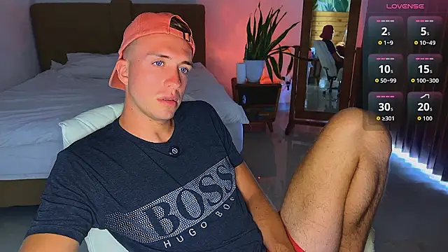 Snapshot of tommy_cumfinger chatting on 02/20/26, 03:47 tommy cumfinger online show from 02/20/26, 03:47